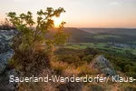 Blick von den Bruchhauser Steinen in das Sauerland bei Sonnenuntergang