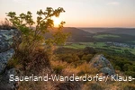 Blick von den Bruchhauser Steinen in das Sauerland bei Sonnenuntergang