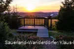 Sonnenuntergang an der Aussichtsempore am Goldenen Pfad