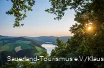 Sonnenuntergang oberhalb des Diemelsees