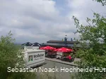 hochheidehuette-terrasse-sonnenschirme.jpg