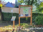 Vogelerlebnispfad Medebach-Dreislar, Informationstafel am Dorfplatz