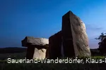 Freistuhl Düdinghausen in der Abenddämmerung
