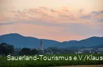 Blick auf Medebach im Abendrot
